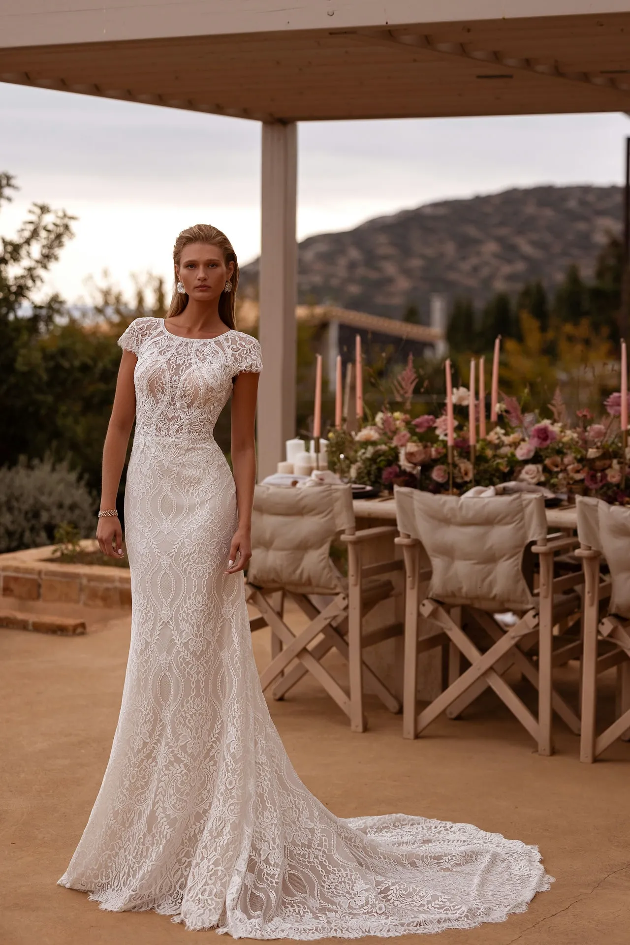 Brautkleid Vintage/Boho: Boho Flared Ivory Cap Sleeves High Neck