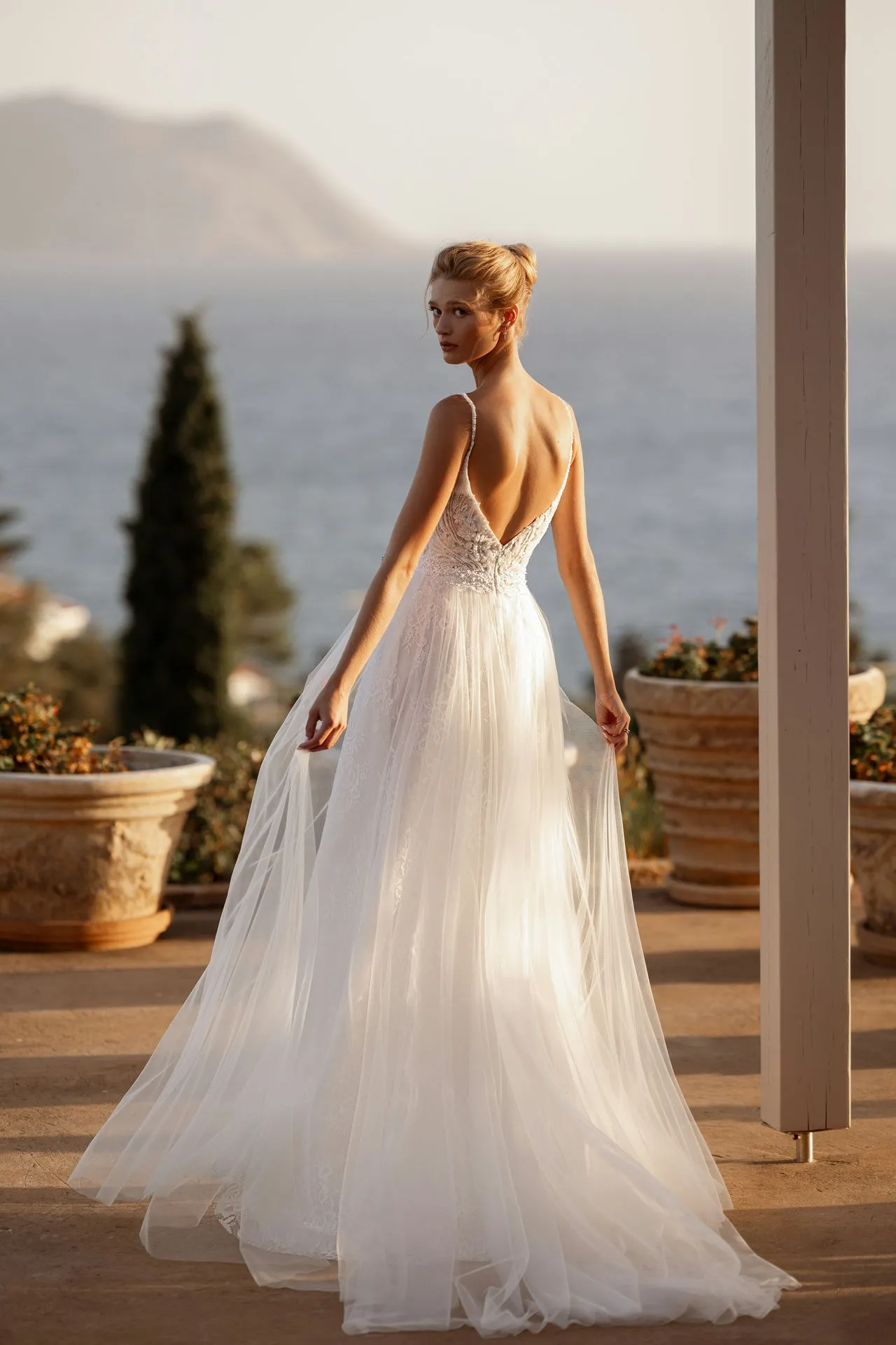 Brautkleid Vintage/Boho: Boho Glam A Linie Ivory Sheer Slit Beaded Lace Lace Underlay Tulle