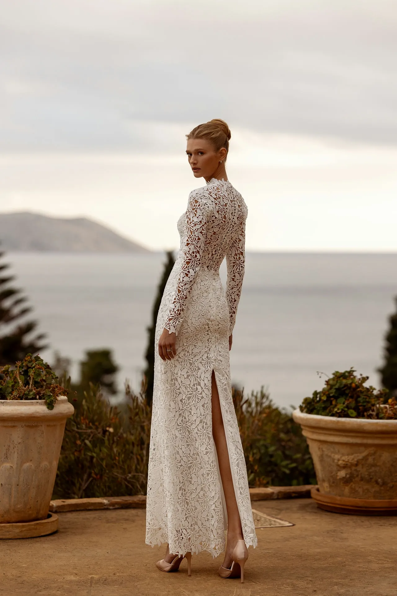 Brautkleid Vintage/Boho: Boho Glam Flared Ivory Sheer High Neck Long Sleeves