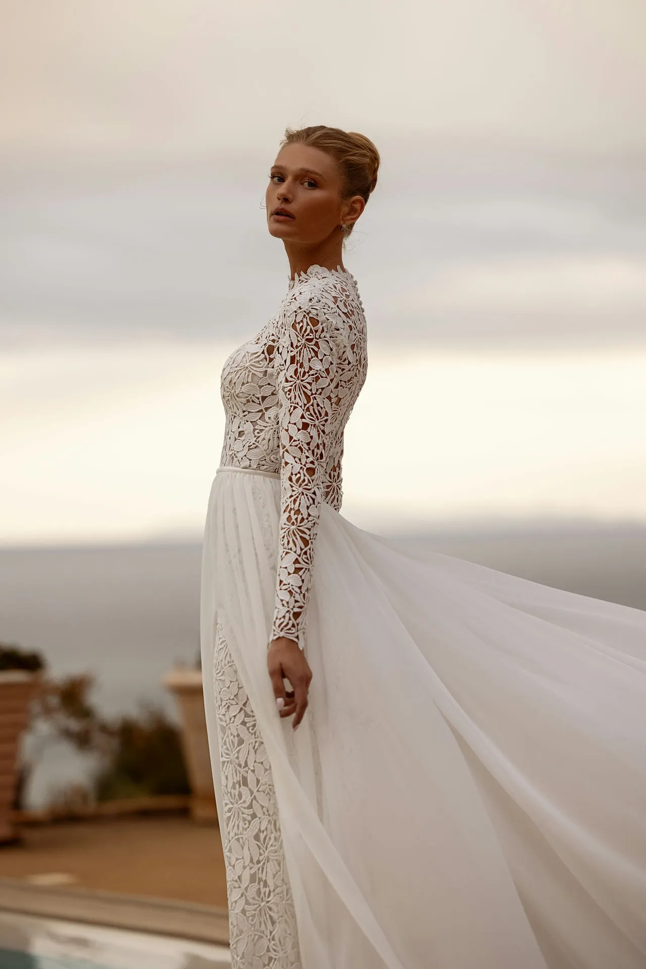 Brautkleid Vintage/Boho: Boho Glam White Lace Overskirt Second Looks