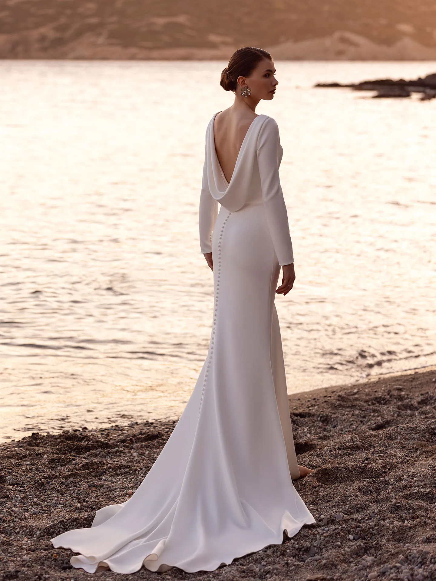 Brautkleid Vintage/Boho: Classic Simple White Slit Luxe Crepe Bateau High Neck Long Sleeves