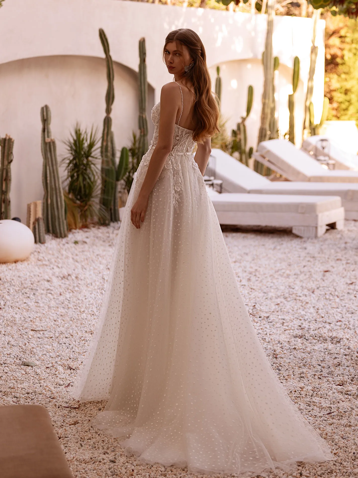 Brautkleid Vintage/Boho: Glam Romantic Ivory Sheer Beaded Lace Embroidered Tulle