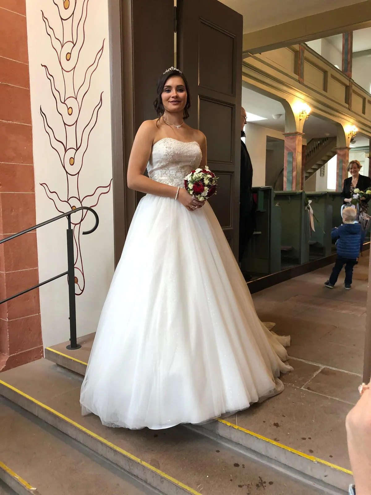 Glückliche Braut: Jessi in AMERA VERA