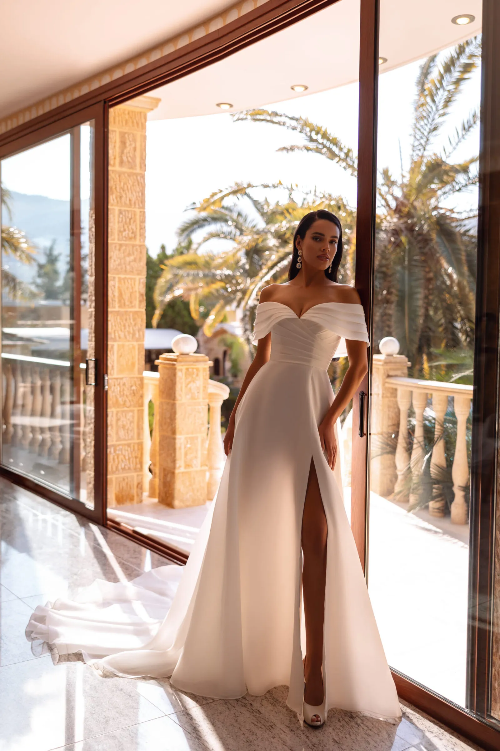 Brautkleid Clean Chic: Classic Simple Ivory Satin Organza Slit