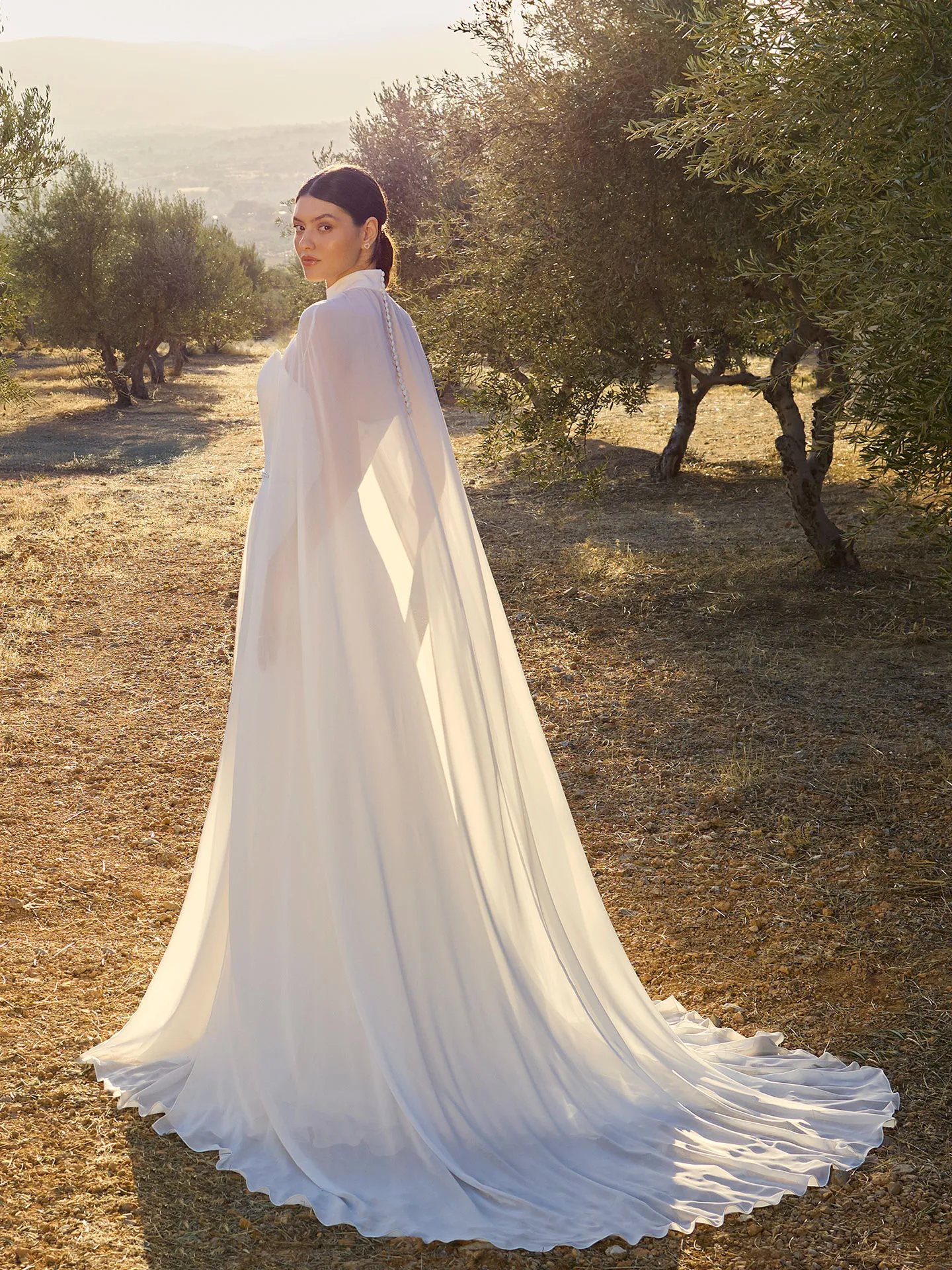 Brautkleid Clean Chic: Romantic A Linie White Back View