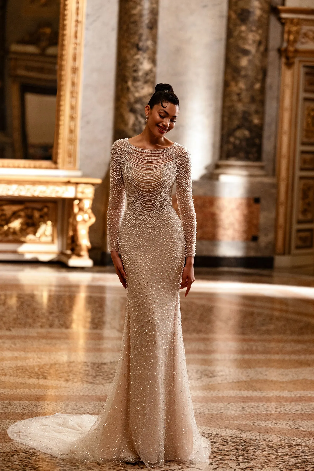 Brautkleid Luxusbraut: Brautkleid Style Flared Ivory Natural Pearl Beading, Sparkling Tulle Long Sleeve