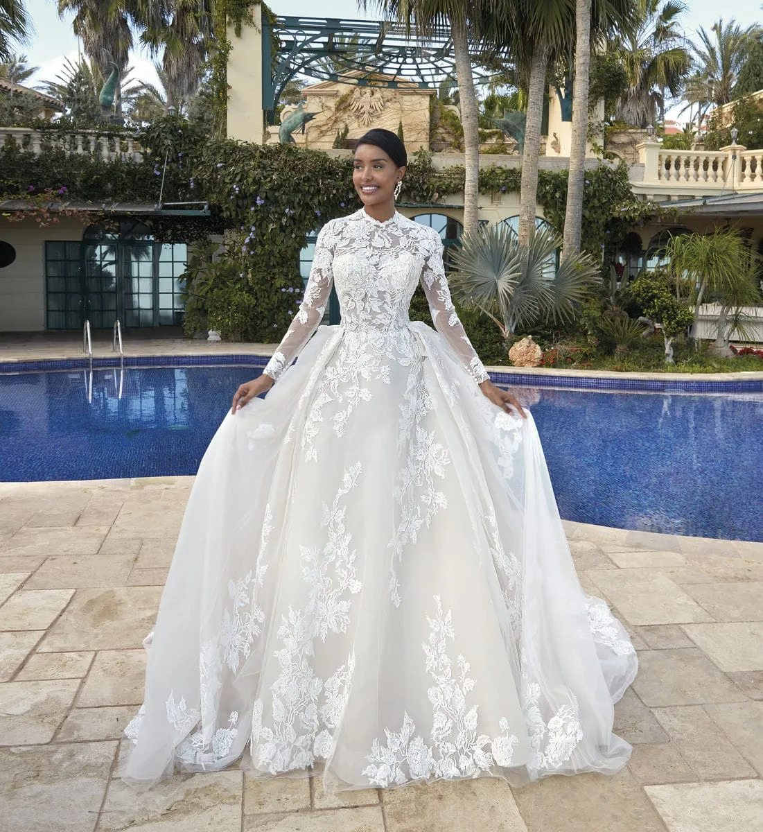 Brautkleid Luxusbraut: Bridaldress Lace Tulle High Neck Long Sleeves