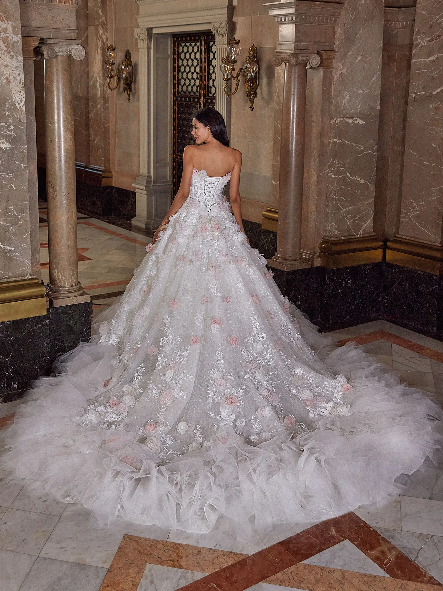 Brautkleid Luxusbraut: Bridaldress Princess Ball Gown 3 D Lace Ivory Sheer Multi Sparkling Tulle