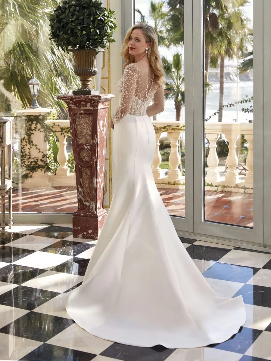 Brautkleid Luxusbraut: Glam Flared Long Sleeves White