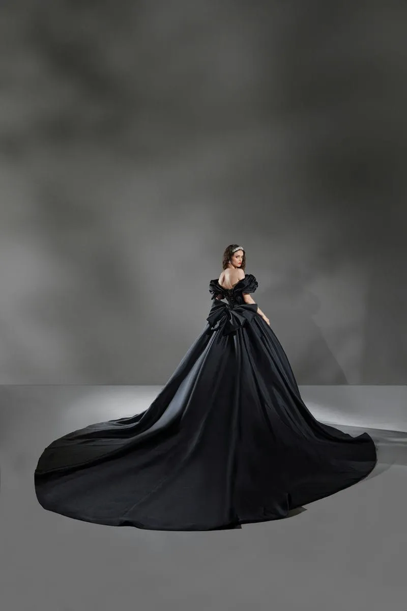 Schwarzes Brautkleid: Princess Ballgown Black Mikado Off Shoulder V-neck