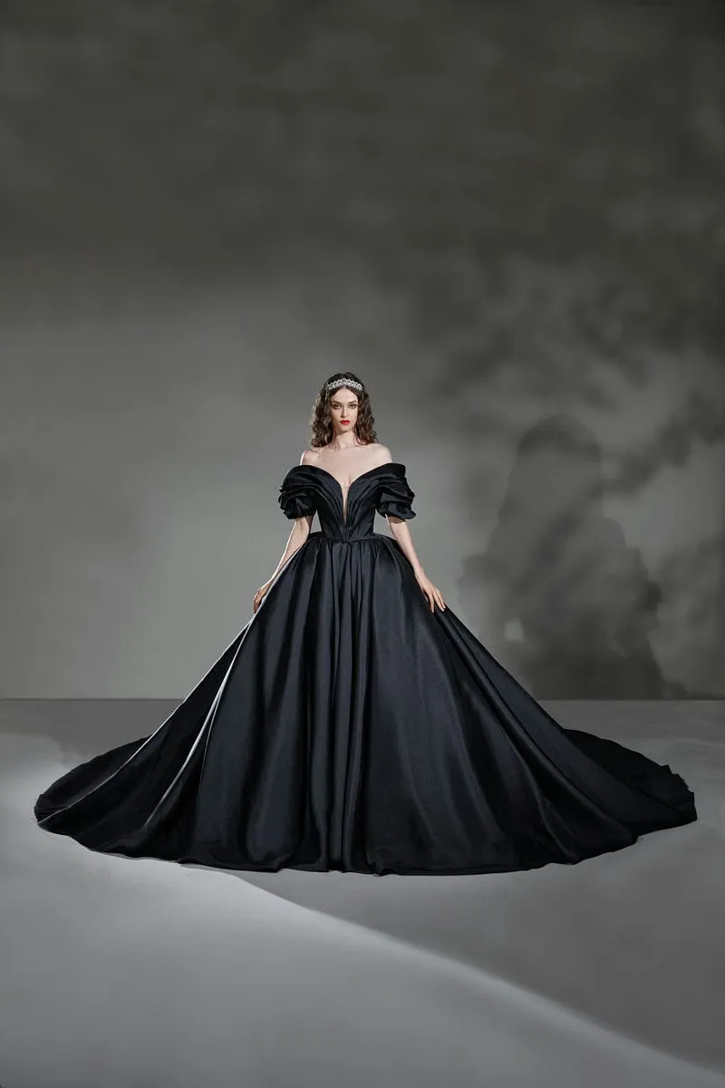 Schwarzes Brautkleid: Princess Ballgown Black Mikado