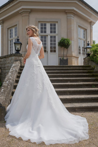 Amera Vera Kollektion 2020 Ivory Brautkleid Alamea B2026 5 Brautmode Nauheim