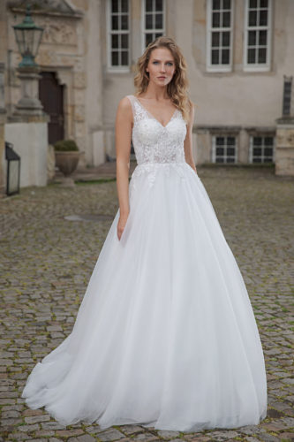 Amera Vera Kollektion 2020 Ivory Brautkleid Alexia B2002 2 Brautmode Nauheim