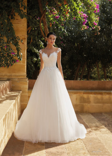 Cosmobella 2021 Brautkleid 8065 Brautmode Nauheim