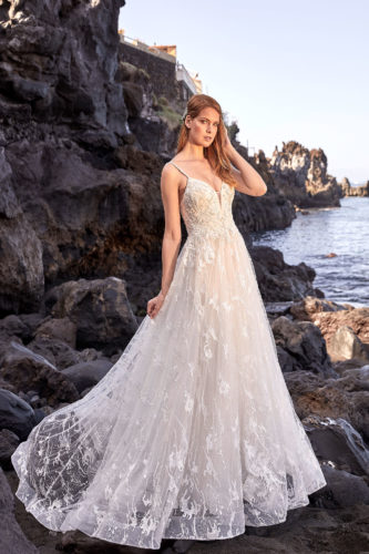 Diane Legrand 2021 Hochzeitskleid 7702 96A8480 Brautmode Nauheim