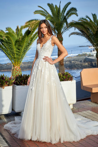 Diane Legrand 2021 Hochzeitskleid 7713 96A5156 Brautmode Nauheim