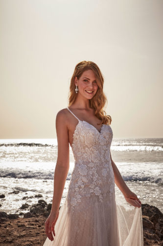 Diane Legrand 2021 Hochzeitskleid 7763 96A6316 Brautmode Nauheim