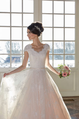 Lisa Donetti 2021 Hochzeitskleid 50401 96A9946 Brautmode Nauheim